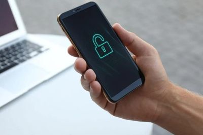 Có tài khoản ngân hàng, ví điện tử cần lưu ý: 8 trường hợp có thể bị tạm dừng giao dịch