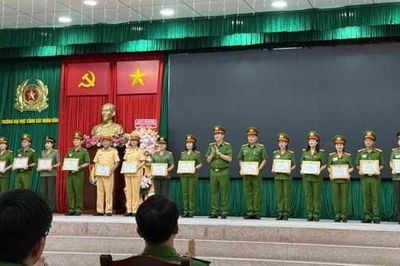 Nửa thế kỷ, một mái trường