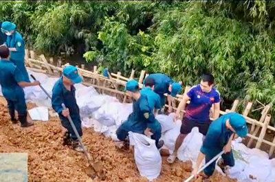 Khắc phục kịp thời sự cố đê tả Cà Lồ tại xã Đa Phúc