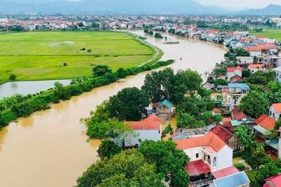 Hà Nội: Lũ nhiều sông vẫn trên mức báo động, nhiều hộ dân đang phải sơ tán