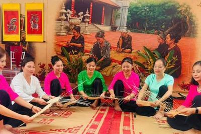 Hồn quê trong những chiếc quạt nan ở xã ngoại thành Hà Nội