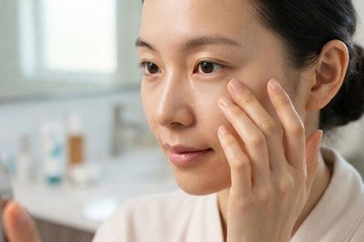 Thoa retinol quanh mắt có tác dụng gì?