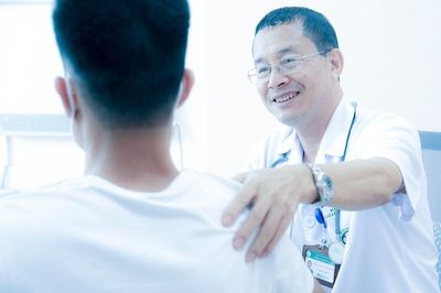 Bộ Y tế: Không quy định 'cứng' mỗi người bệnh phải được khám tối thiểu 6 phút