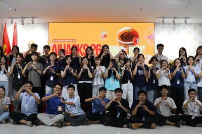 Cựu học sinh THPT chuyên Lương Văn Chánh giúp teen Đắk Lắk chinh phục AI