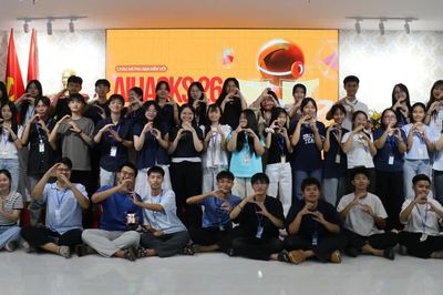 Cựu học sinh THPT chuyên Lương Văn Chánh giúp teen Đắk Lắk chinh phục AI