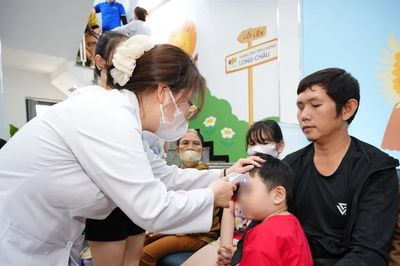 Chuẩn bị mùa tựu trường: Chuyên gia khuyến cáo hàng loạt vấn đề sức khỏe, bệnh dịch mà trẻ cần chú ý