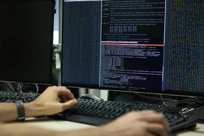 Nga bác cáo buộc tấn công mạng, can thiệp bầu cử Tổng thống Pháp