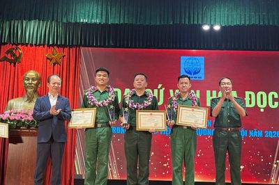 Trao 3 danh hiệu 'Đại sứ Văn hóa đọc' trong các học viện, nhà trường Quân đội