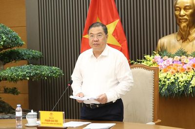 Phó Thủ tướng Thường trực Phạm Gia Túc chỉ đạo hoàn thiện dự thảo Nghị quyết về chỉ tiêu phát triển nhà ở xã hội, nhà ở cho thuê
