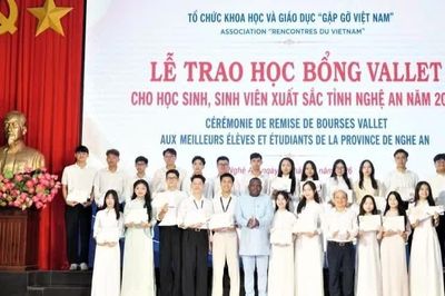 116 học sinh, sinh viên ưu tú của Nghệ An nhận học bổng Vallet