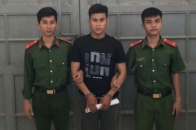 'Cò đất' mắc nghẹn vì… đất!