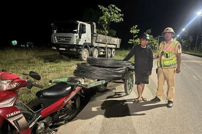 'Ăn sắt' lúc rạng sáng!