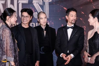 Ngô Thanh Vân hội ngộ Johnny Trí Nguyễn trên thảm đỏ, đến mừng em chồng 'lấn sân' điện ảnh