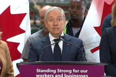 Canada áp thuế trả đũa Mỹ