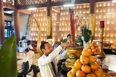 Lãnh đạo TPHCM dâng hoa, dâng hương tưởng niệm các Anh hùng liệt sĩ