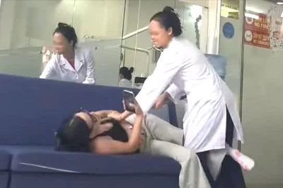 Vụ xô xát tại nha khoa Tuyết Chinh: Đòi bồi thường hơn 1,1 tỷ đồng, tòa chấp nhận hơn 54 triệu đồng