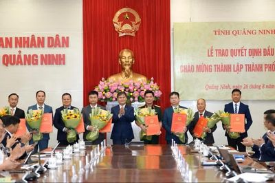 Quảng Ninh trao quyết định đầu tư cho 16 dự án