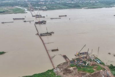 Tạm cấm phương tiện thủy nội địa lưu thông trên sông Hồng qua TP Hà Nội