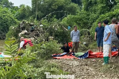 Tìm thấy 2 nạn nhân vụ lật thuyền tại Thái Nguyên