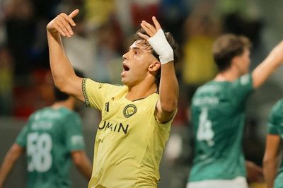 Ronaldo rời sân, Al Nassr thắng ngược khó tin trước Al Ettifaq