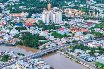 Đứng tên giùm anh 3 thửa đất, em gái bán 1 thửa, định bán tiếp thì lộ chuyện