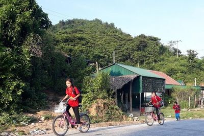 Bỏ trống trẻ nhà trẻ, hụt một điểm tựa cho học sinh dân tộc rất ít người