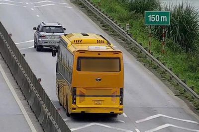 Hai trường hợp tài xế ô tô đầu tiên bị xử phạt vì không giữ khoảng cách trên cao tốc