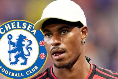 Chelsea giang tay đón Rashford, MU mừng thầm