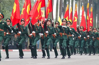 Sĩ quan Quân đội nghỉ hưu sớm được hỗ trợ lên tới 5 tháng tiền lương