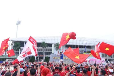 'Chảo lửa' Mỹ Đình nóng rực trước trận chung kết lượt về Việt Nam-Thái Lan