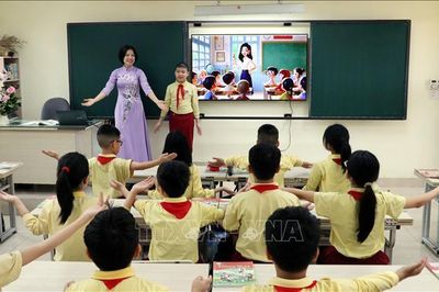Bộ trưởng Hoàng Minh Sơn: Mọi đổi mới giáo dục phải được thể hiện trong từng lớp học, từng nhà trường