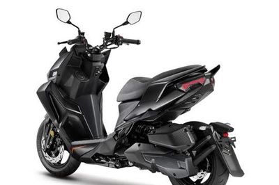 Xe tay ga 150cc, thiết kế cá tính, trang bị ngang Honda SH, giá gần 66 triệu đồng