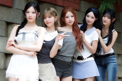 Nhóm nhạc 'đánh bại' BTS