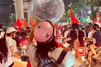 Những trang phục ấn tượng của giới trẻ khi xuống đường 'đi bão' ăn mừng tuyển Việt Nam vô địch