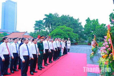 Đoàn đại biểu tỉnh Thanh Hóa dâng hương nhân dịp Quốc khánh 2/9