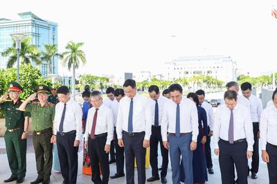 Lãnh đạo thành phố Đà Nẵng dâng hương kỷ niệm 81 năm ngày Quốc khánh 2/9