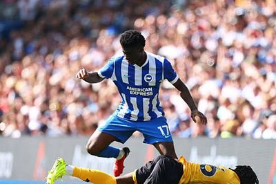 Tân binh Carlos Baleba: Lời giải cho bài toán khu trung tuyến Man Utd sau trận thua Hull