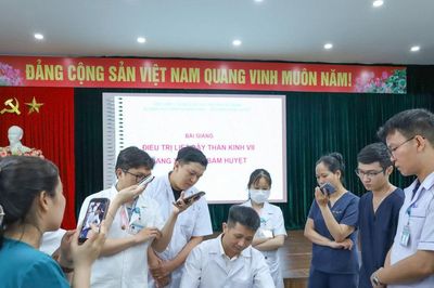 Bệnh viện Y học cổ truyền Đà Nẵng tiếp nhận kỹ thuật xoa bóp bấm huyệt nâng cao