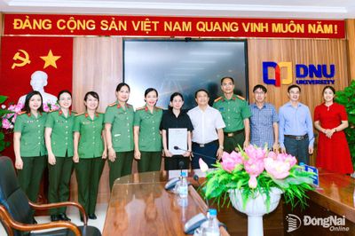 Công an thành phố Đồng Nai đồng hành cùng tân sinh viên là con đỡ đầu