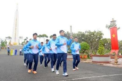 Rước đuốc truyền thống Đại hội Thể dục thể thao tỉnh Đồng Tháp lần thứ I năm 2026