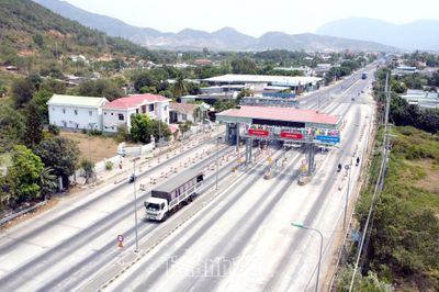 Chậm trễ việc miễn, giảm giá dịch vụ qua Trạm thu phí Cam Thịnh