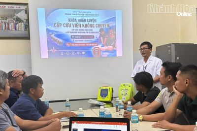 Huấn luyện cấp cứu viên không chuyên sử dụng máy khử rung tim tự động