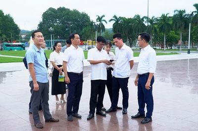 Khảo sát thực tế vị trí đặt tượng đài Chủ tịch Hồ Chí Minh tại Quảng trường 19/8