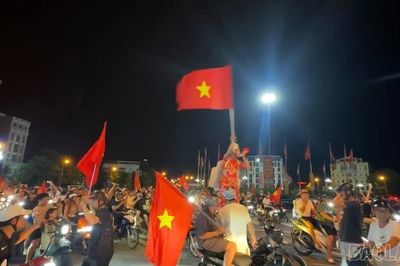 Hàng nghìn người dân Lào Cai xuống đường mừng tuyển Việt Nam vô địch ASEAN Cup 2026