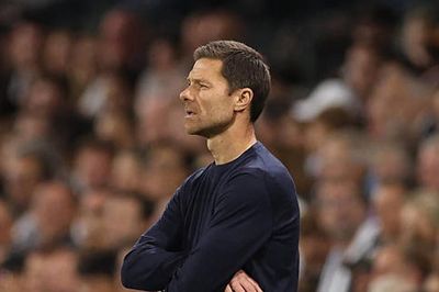 Louis Saha chỉ ra bài toán then chốt để HLV Xabi Alonso đưa Chelsea vô địch Ngoại hạng Anh