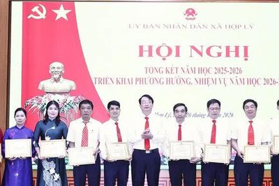 Xã Hợp Lý công bố các quyết định về tổ chức, cán bộ các cơ sở giáo dục công lập