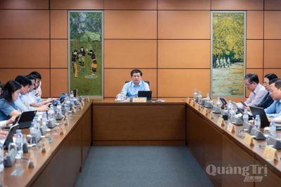 Từ nghị trường đến kết nối nguồn lực phát triển quê hương