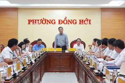 Thường trực HĐND tỉnh khảo sát, làm việc với lãnh đạo phường Đồng Hới và xã Quảng Ninh
