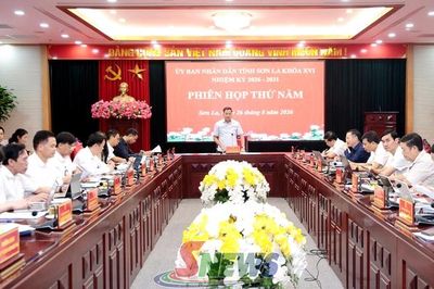 Phiên họp thứ năm, UBND tỉnh Sơn La khóa XVI