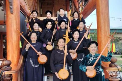 Gặp người nông dân mê tiếng tính, lời then
